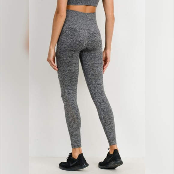 Perforated Cascade Wrap Seamless Highwaist Legging - Picture 3 of 7